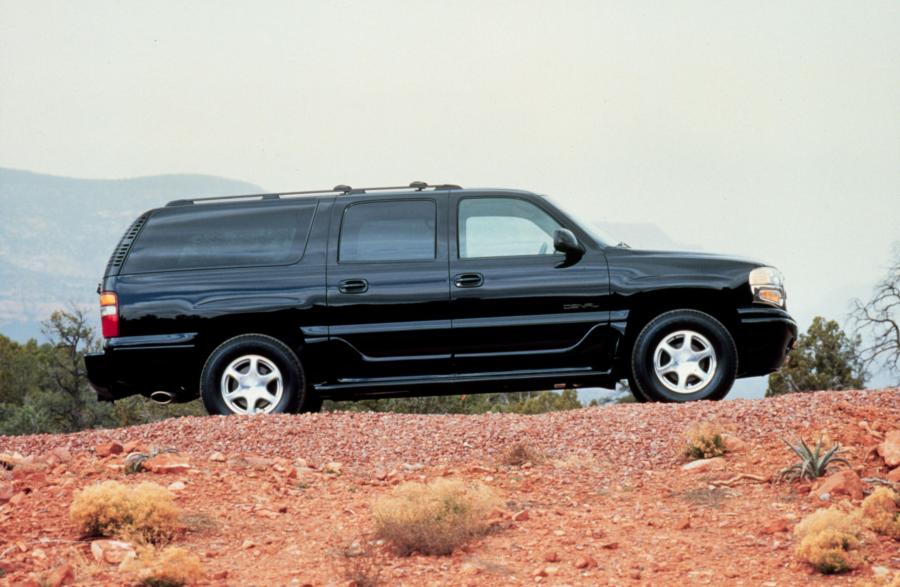  GMC Yukon XL Denali 2000 года  (фото 6 из 7)